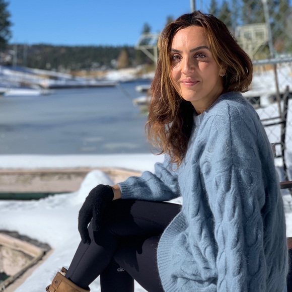 Meet your Posher, Elodie - Picture 1 of 1